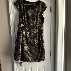 Signature by Robbie Bee Black and Gold Sheath Mini Dress
